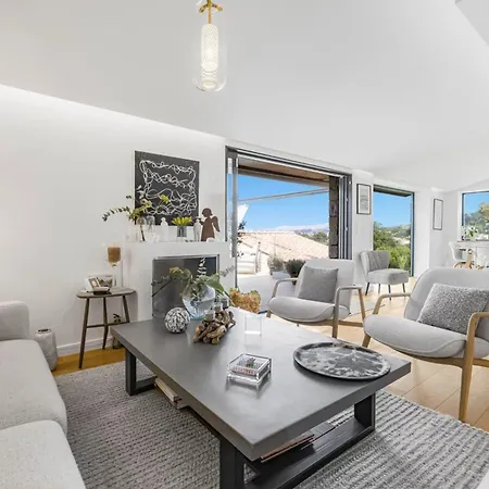 Ref 2195 - Stunning Contemporary House With Pool Terraces And Sea View *