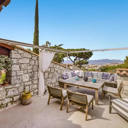 Ref 2195 - Stunning Contemporary House With Pool Terraces And Sea View * 戛纳