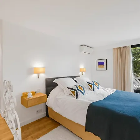 Ref 2195 - Stunning Contemporary House With Pool Terraces And Sea View 别墅 戛纳